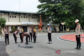 Dalmas Polresta Surakarta dilatih "Road Blocker"