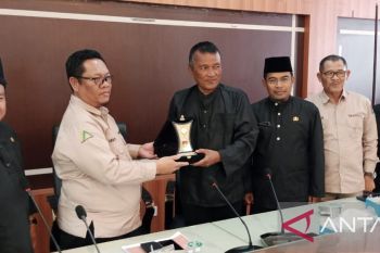 Pemkab Muko-Muko Bengkulu pelajari suksesnya Tabungan Utsman Bukittinggi