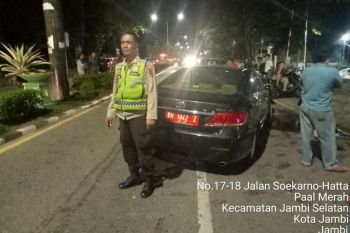Mobil dinas Sekretariat DPRD Jambi yang dikemudikan pelajar alami kecelakaan tunggal