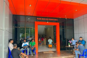 Bulog telah salurkan 820 ton beras tekan kenaikan harga