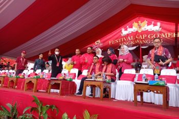 Moeldoko membuka Festival Cap Go Meh Singkawang Kalimantan Barat