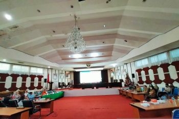 Pembahasan Ranperda pajak dan retribusi daerah alot