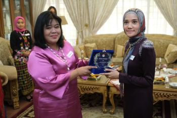 Dharma Wanita KJRI Johor Bahru sajikan wedang uwuh di "afternoon tea"