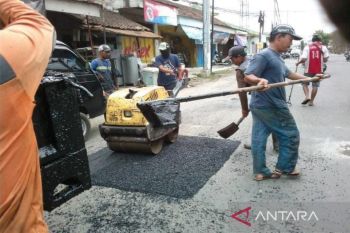 Pemkot Pekalongan anggarkan Rp700 juta untuk perbaikan jalan  berlubang