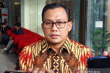 KPK periksa tukang cukur Gubernur Papua nonaktif Lukas Enembe, soal perintah ke Singapura