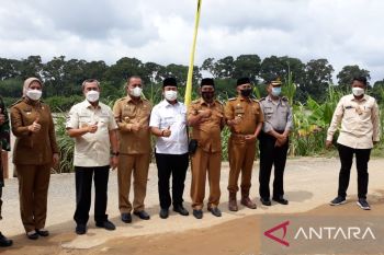 Masyarakat Inhu kecewa proyek turap senilai Rp3,8 miliar tak selesai