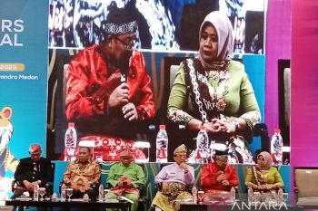 Bupati Agam ingatkan wartawan bikin berita berimbang