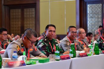 Danlantamal VIII hadiri Rapim TNI-Polri