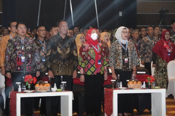 Wali Kota Bandarlampung terima penghargaan dari Kemendagri