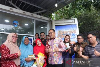 Pemkot Makassar menambah jumlah paket sembako untuk pasar murah