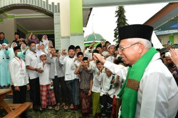 Tiba di NTB, Wapres temui sesepuh NU TGH Turmudzi Badaruddin