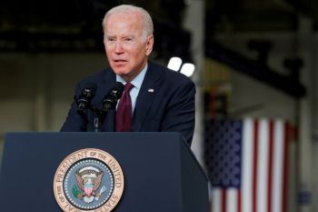 Biden akan batasi investasi perusahaan AS di teknologi komputasi canggih China
