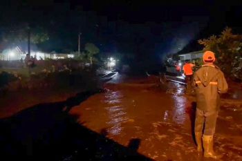 Dua desa diterjang banjir bandang
