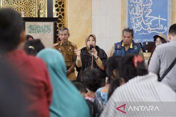 Wawali pantau kesiapan dapur umum di pengungsian banjir Makassar