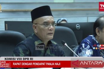 Komisi VIII DPR dan Kemenag belum sepakati biaya haji