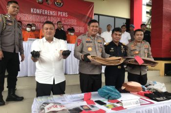 Polda Kepri tangkap lima tersangka tambang pasir timah ilegal