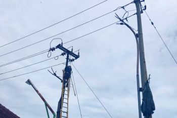 PLN memulihkan pasok listrik ke daerah terdampak banjir di Sumbawa Barat