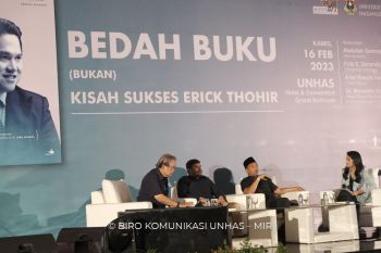 Unhas dan penerbit buku gelar bedah buku Biografi Erick Thohir
