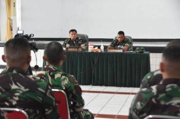 Danrem 131/Santiago beri pengarahan personel Satgas Konga