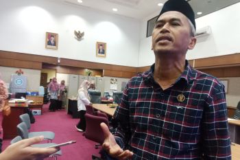 Politisi Riau ini nilai kenaikan biaya haji bebani calon jamaah