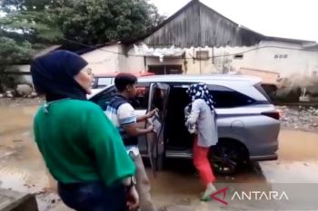 Seorang bayi meninggal saat diberi ASI di dalam mobil