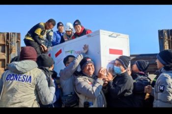 Tim Medis Unhas bangun tenda darurat pelayanan kesehatan di Turki