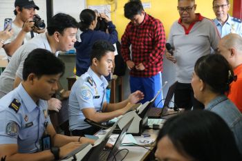 Kemnekumham Riau beri layanan saat gerak jalan santai