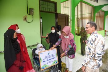 Angkasa Pura I Sepinggan serahkan bantuan untuk SLB