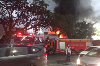 Toko barang pecah belah di Pasar Batangase terbakar