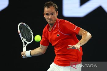 Medvedev nyaris kalah dari petenis Thailand di Australian Open