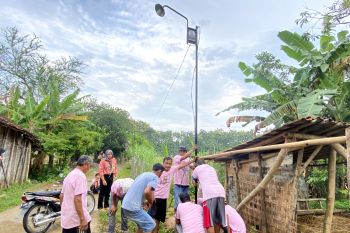 Srikandi Ganjar beri fasilitas penerangan di Kabupaten Pati