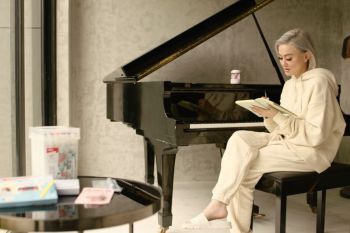 Kolaborasi alat tulis Agnez Mo x Deli resmi diluncurkan