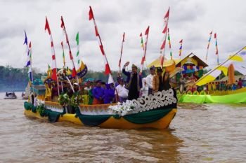 Bupati Kapuas Hulu ajak masyarakat perkuat kerukunan beragama