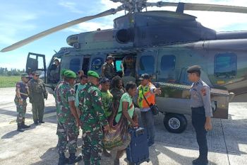 10 pekerja bangunan puskesmas dievakuasi dari Distrik Alama