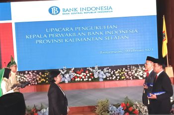 Deputi Gubernur Senior BI terkesima kota lama dan susur sungai Banjarmasin