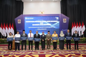 BI salurkan beasiswa Rp5,4 miliar untuk 450 mahasiswa Sumbar