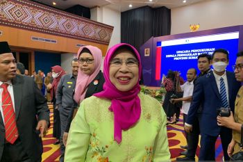 Emma Yohanna minta Sumbar tidak pesimistis BIM turun status