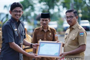 Bupati Khairunas: prestasi tak berarti jika masyarakat tak terlayani dengan baik