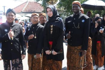 Rektor UMP ajak mahasiswa internasional ikuti Kirab Hari Jadi Banyumas