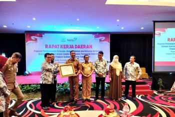 Pemkab Wajo raih penghargaan dari BKKBN terkait program KB