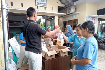 3.000 liter minyak goreng terjual dalam operasi pasar