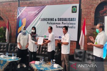 Kulon Progo meluncurkan pelayanan perizinan tenaga medis "Sicantik"