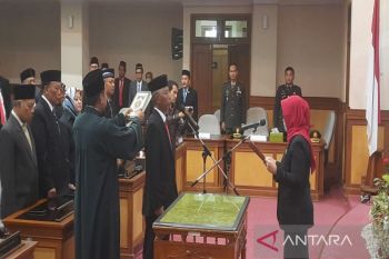Ketua DPRD Kulon Progo lantik Gatot sebagai anggota dewan