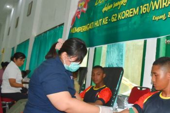 Korem 161/WS sumbang 126 kantong darah