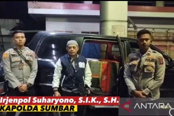 Panggul senjata laras panjang, Kapolda Sumbar sidak sejumlah SPBU di Sumbar