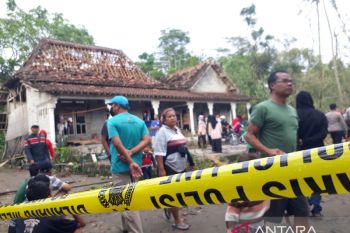 Polisi dalami kasus ledakan bubuk mesiu