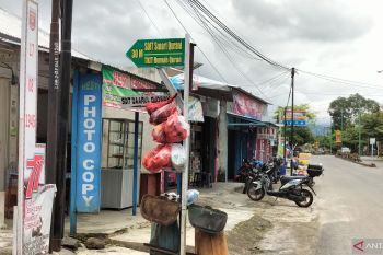 Warga Lampung Barat keluhkan tumpukan sampah tak kunjung diangkut petugas kebersihan