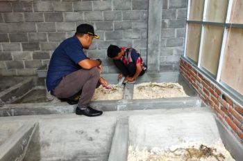 Kelurahan Pejeruk Mataram mengembangkan maggot olah sampah rumah tangga