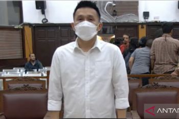 Terdakwa perintangan keadilan Chuck Putranto divonis satu tahun penjara