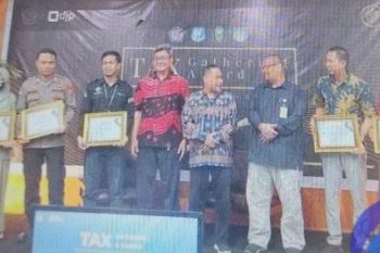 BPKPD Selayar raih penghargaan pelaporan pajak terbaik
